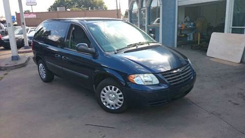 2005 Chrysler Town and Country