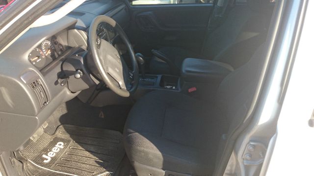 2004 Jeep Grand Cherokee Laredo