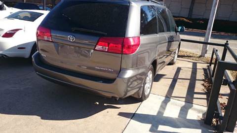 2004 Toyota Sienna