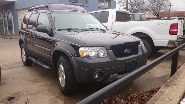 Used 2005 Ford Escape XLT with VIN 1FMYU03115KD52071 for sale in Dallas, TX