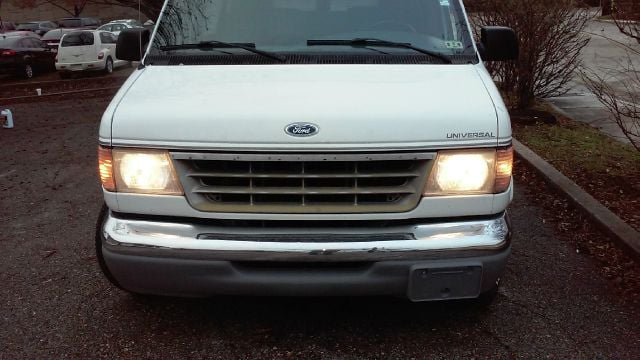 1996 Ford E-150