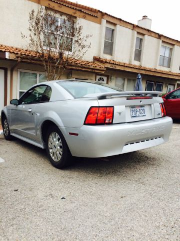 2003 Ford Mustang