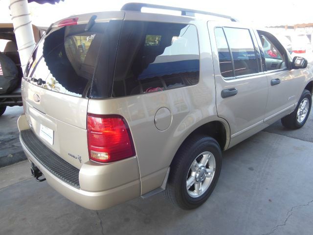 2004 Ford Explorer XLT