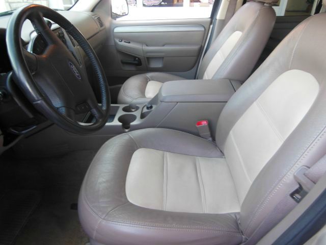 2004 Ford Explorer XLT