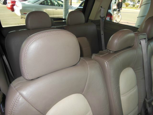 2004 Ford Explorer XLT