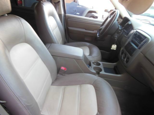 2004 Ford Explorer XLT