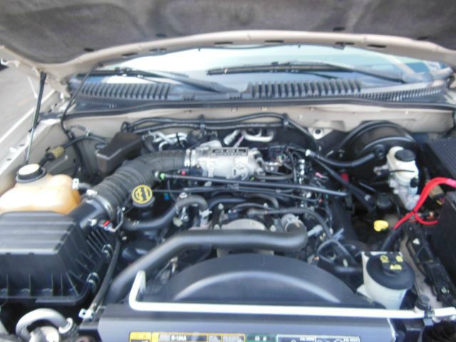 2004 Ford Explorer XLT