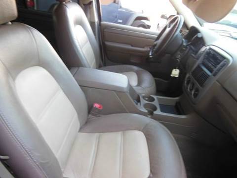 2004 Ford Explorer XLT