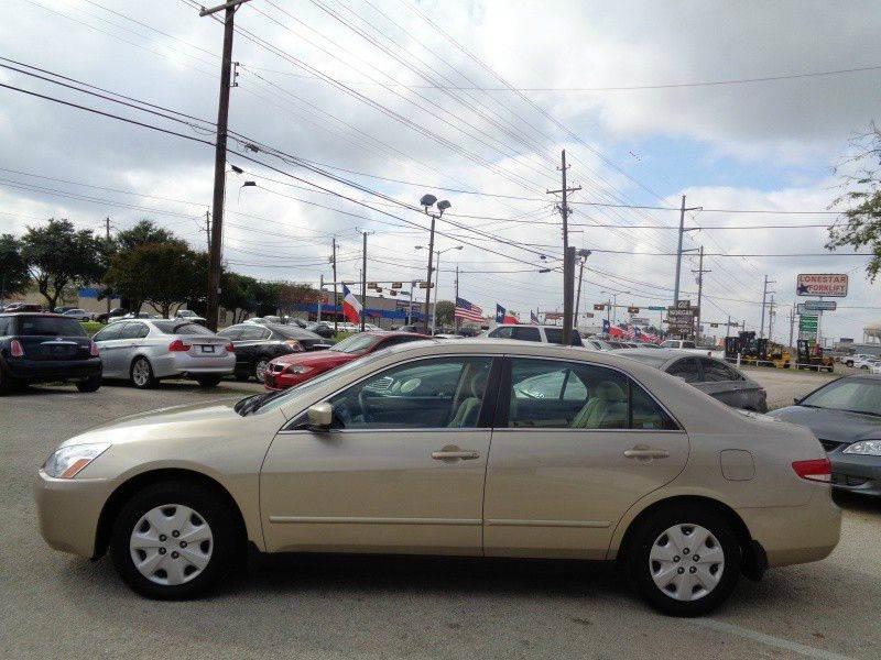 2003 Honda Accord LX's photo