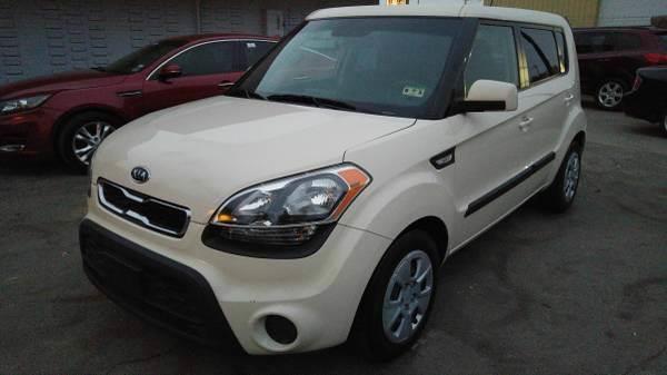 2012 Kia Soul Base's photo