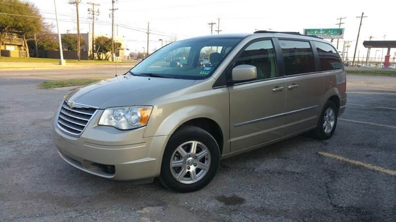 2009 Chrysler Town and Country for sale at Bad Credit Call Fadi in Dallas TX