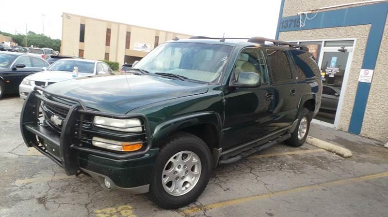 2003 Chevrolet Suburban LS's photo