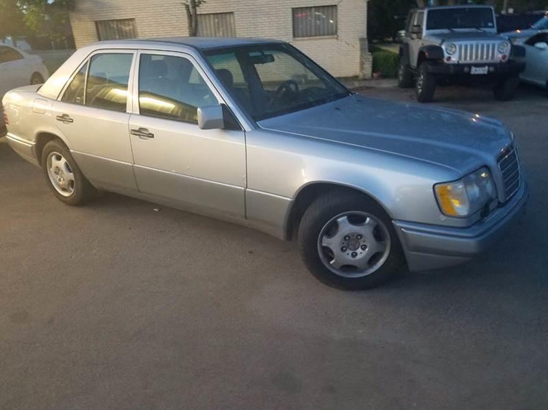 1995 Mercedes-Benz E-Class's photo