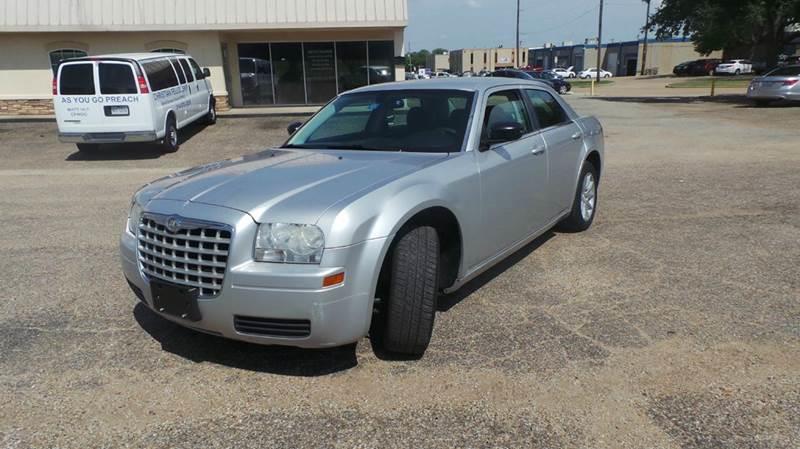 2008 Chrysler 300 for sale at Bad Credit Call Fadi in Dallas TX