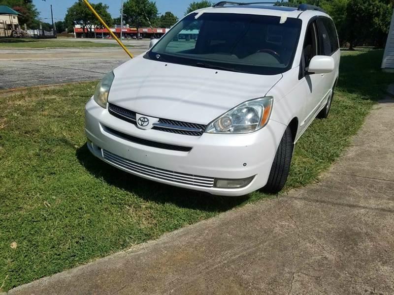 2004 Toyota Sienna for sale at Bad Credit Call Fadi in Dallas TX