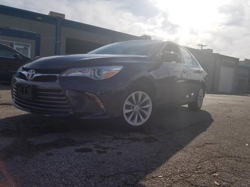 2016 Toyota Camry LE's photo