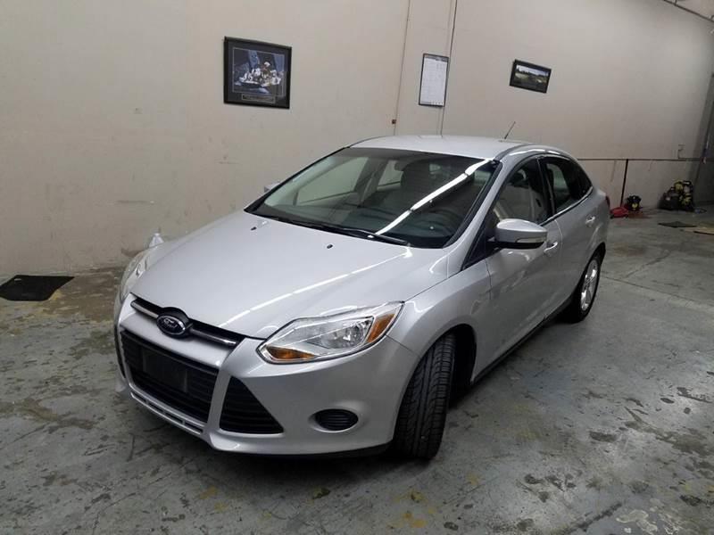 2013 Ford Focus SE's photo