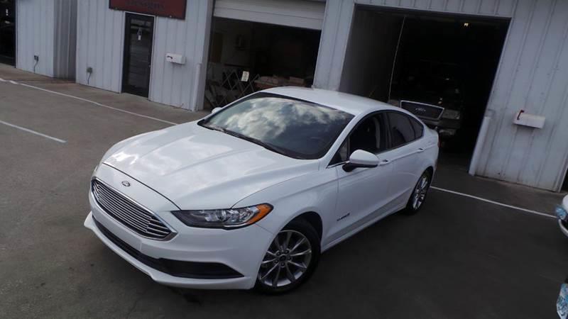 Used 2017 Ford Fusion Hybrid SE with VIN 3FA6P0LU1HR182913 for sale in Dallas, TX