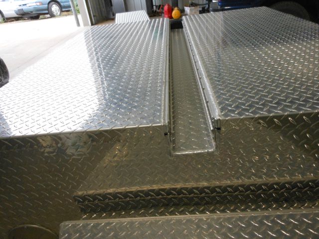 2014 Alum-Line dog trailer