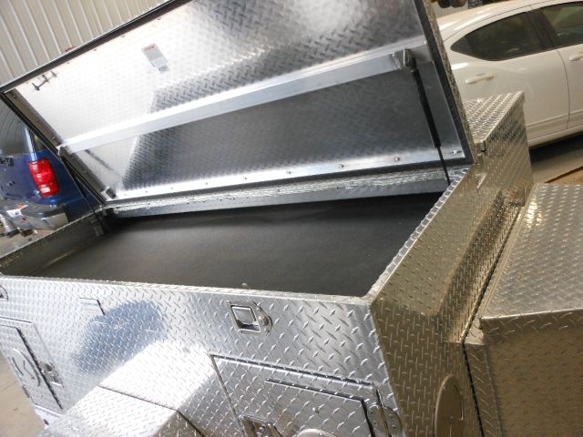 2014 Alum-Line dog trailer