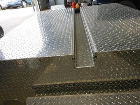 2014 Alum-Line dog trailer