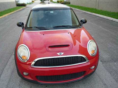 2009 MINI Cooper for sale at INTERNATIONAL AUTO BROKERS INC in Hollywood FL