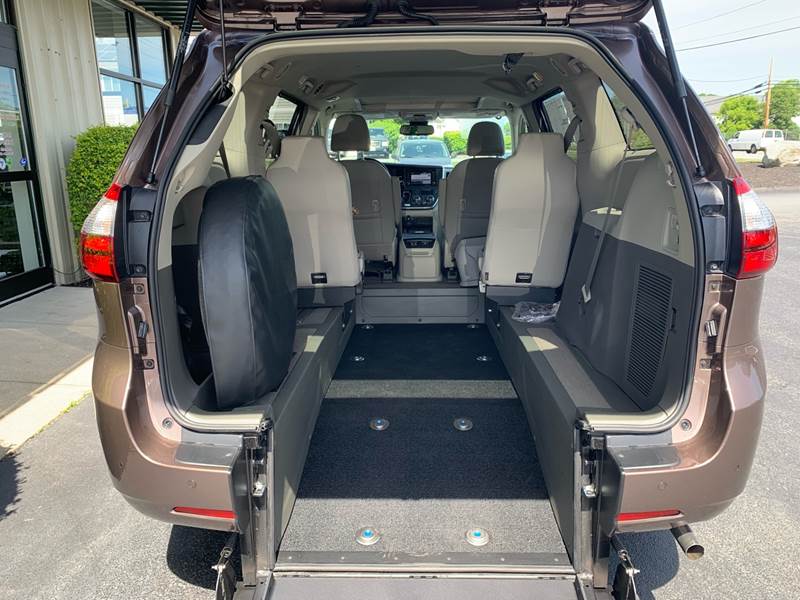 2019 Toyota Sienna XLE 8Passenger 4dr MiniVan In Seekonk MA