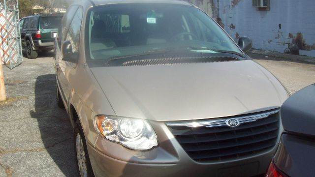 2007 Chrysler Town and Country for sale at Macon Auto Network in Macon GA