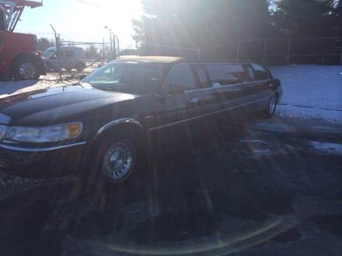 2001 Lincoln Town Car for sale at MD Motors LLC in Williston VT