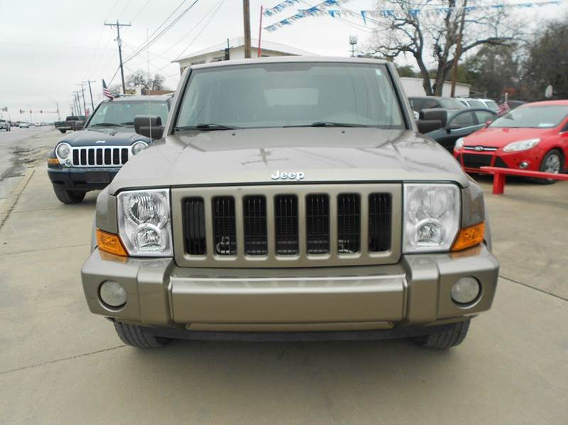 2006 Jeep Commander for sale at CARDEPOT in Fort Worth TX