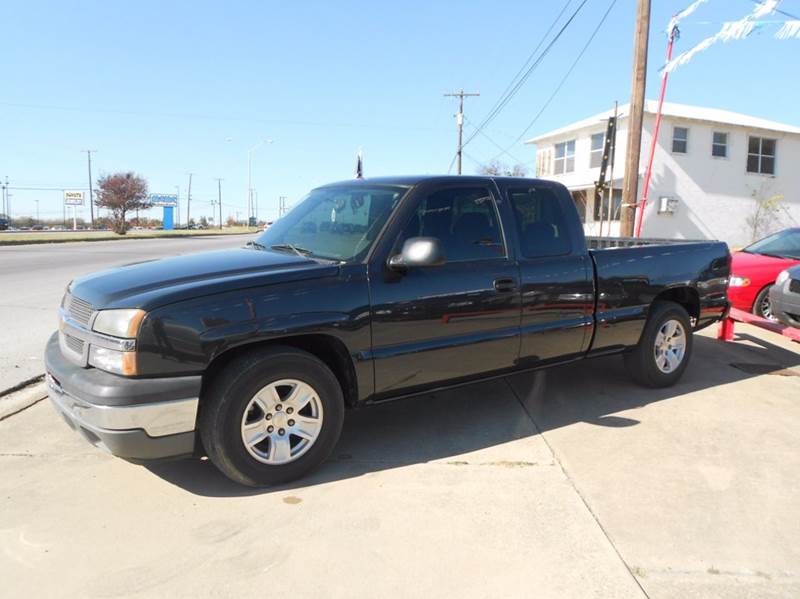 2005 Chevrolet Silverado 1500 for sale at CARDEPOT in Fort Worth TX