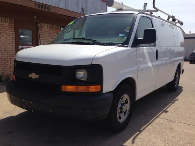 2006 Chevrolet Express for sale at Vitas Car Sales in Dallas TX
