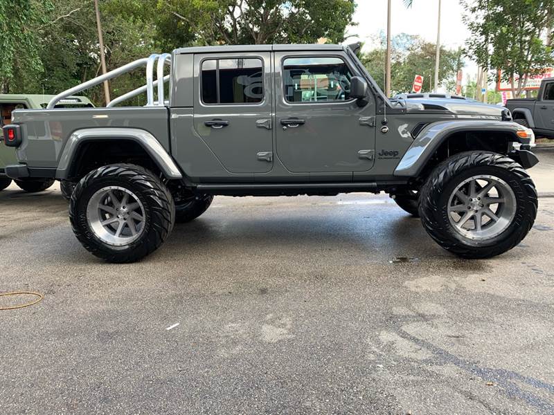 2020 Jeep Gladiator Sting grey lifted custom gladiator max tow 40