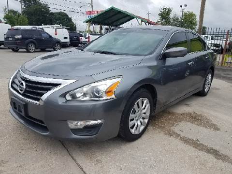 2014 Nissan Altima for sale at RODRIGUEZ MOTORS CO. in Houston TX