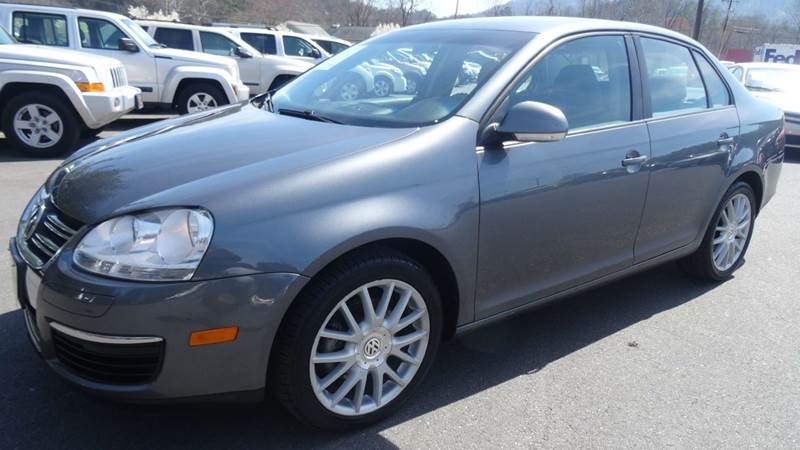 2009 Volkswagen Jetta for sale at Driven Pre-Owned in Lenoir NC