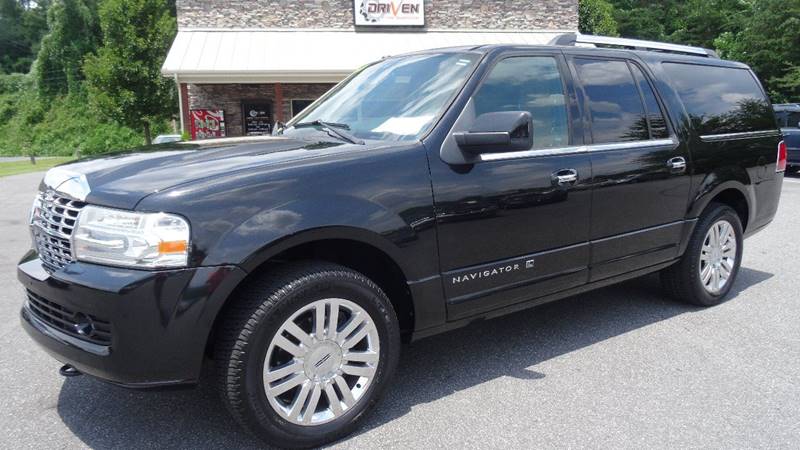 2011 Lincoln Navigator L for sale at Driven Pre-Owned in Lenoir NC