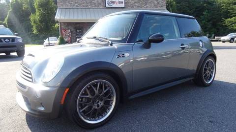 2006 MINI Cooper for sale at Driven Pre-Owned in Lenoir NC