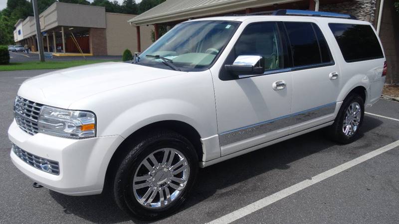 2010 Lincoln Navigator L for sale at Driven Pre-Owned in Lenoir NC