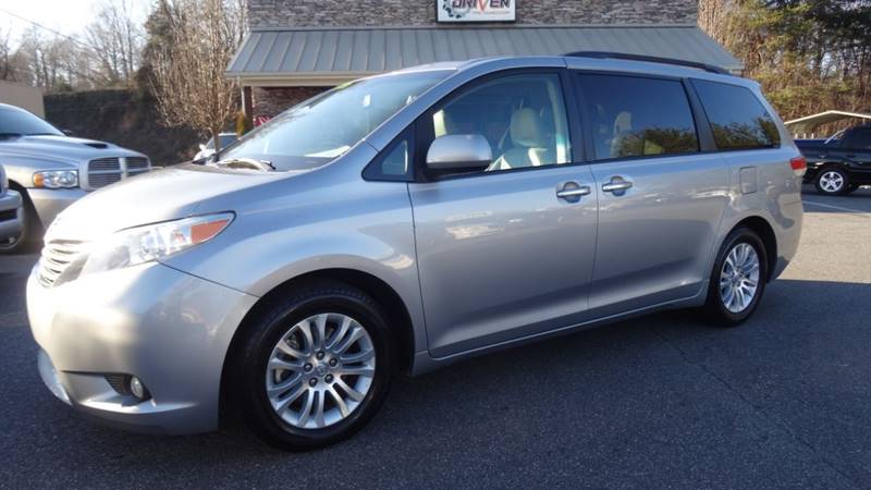 2011 Toyota Sienna XLE 8-Passenger