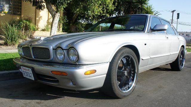 2000 Jaguar XJR for sale at United Automotive Network in Los Angeles CA