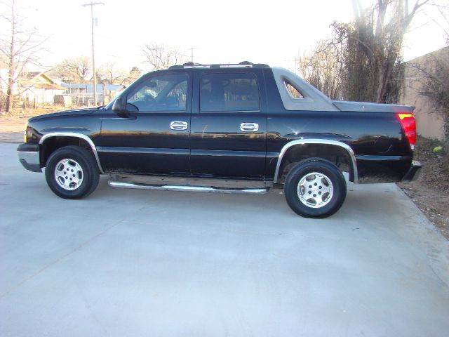 2004 Chevrolet Avalanche for sale at FIRST CHOICE MOTORS in Lubbock TX