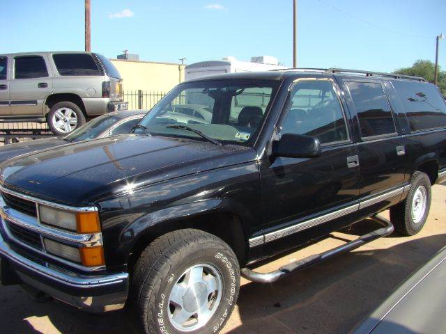 1999 Chevrolet Suburban for sale at FIRST CHOICE MOTORS in Lubbock TX
