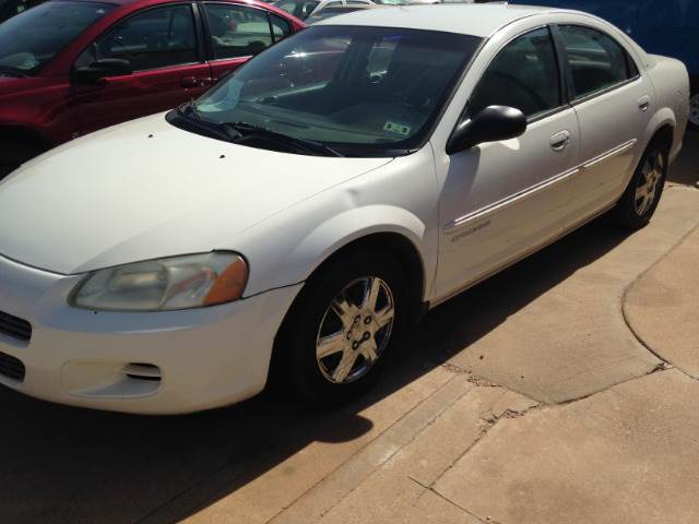 2001 Dodge Stratus for sale at FIRST CHOICE MOTORS in Lubbock TX