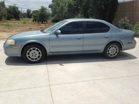 2000 Nissan Maxima for sale at FIRST CHOICE MOTORS in Lubbock TX