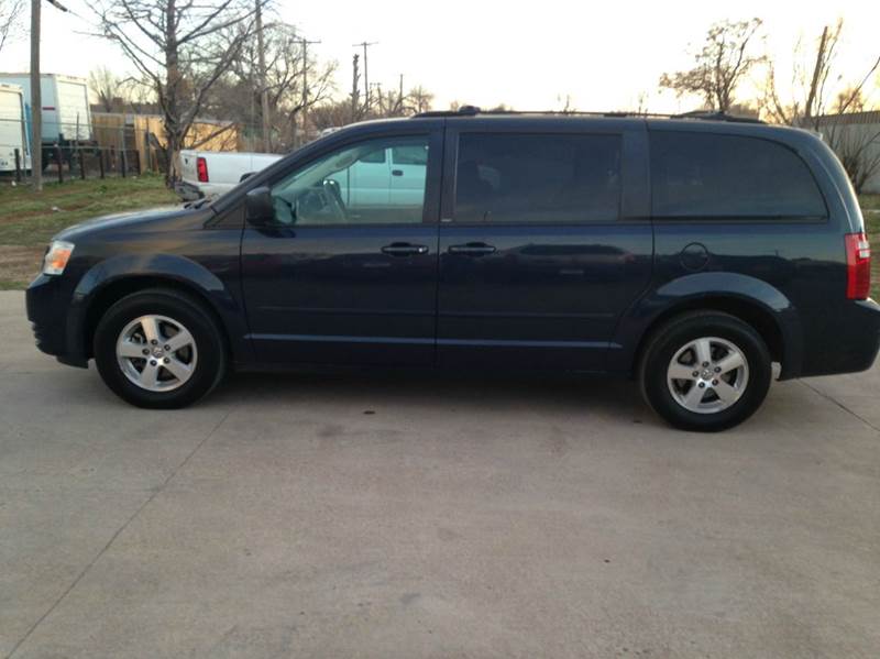 2009 Dodge Grand Caravan for sale at FIRST CHOICE MOTORS in Lubbock TX