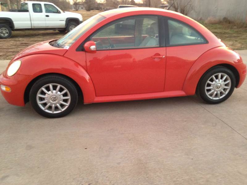 2005 Volkswagen New Beetle for sale at FIRST CHOICE MOTORS in Lubbock TX
