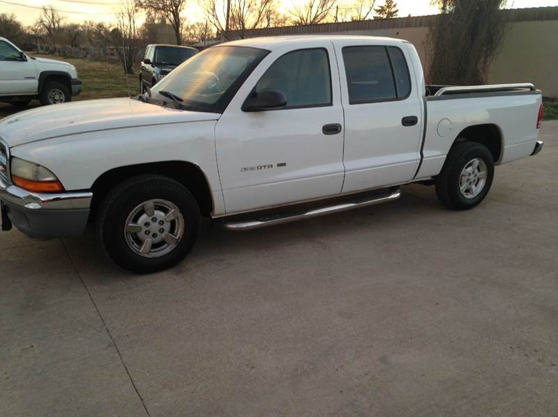 2002 Dodge Dakota for sale at FIRST CHOICE MOTORS in Lubbock TX