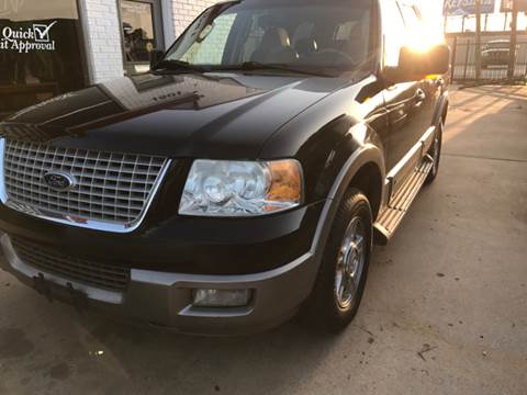 2004 Ford Expedition for sale at FIRST CHOICE MOTORS in Lubbock TX