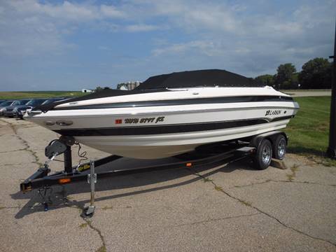 2005 Larson 23' V8 5.0L Volvo
