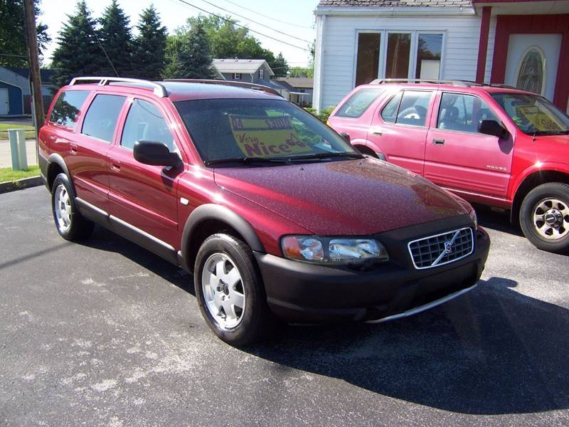 2004 Volvo XC70 for sale at OTTO'S AUTOS in Fort Wayne IN